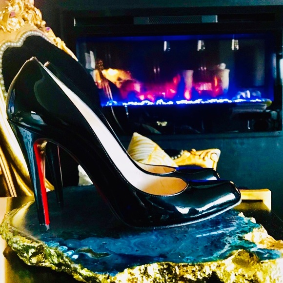 Louboutin Mumbai Black Paten Leather Classic Pump - Picture 4 of 8